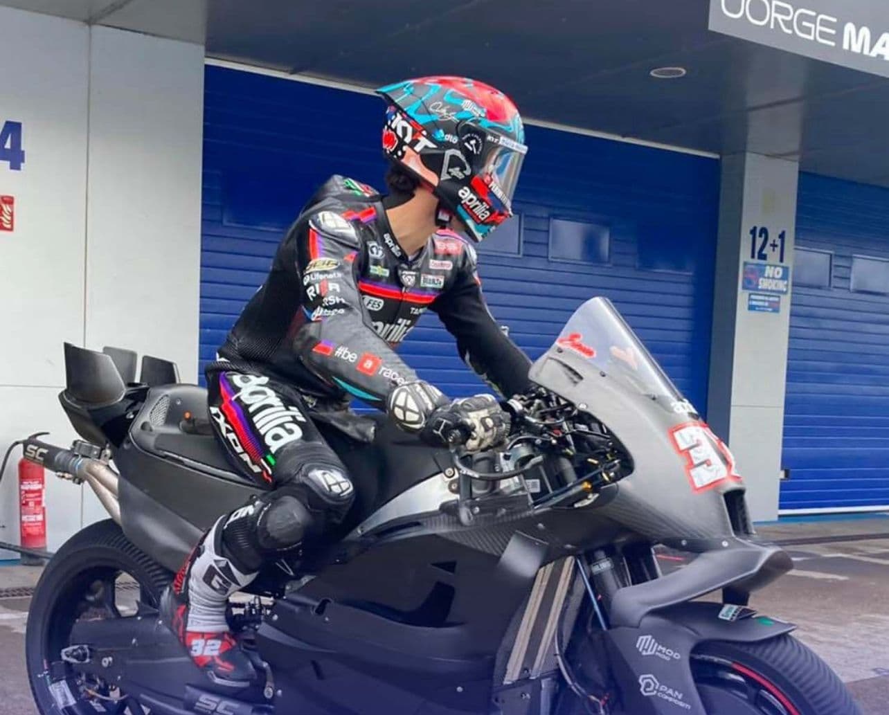 Aprilia prueba en pista por primera vez su moto de 2027