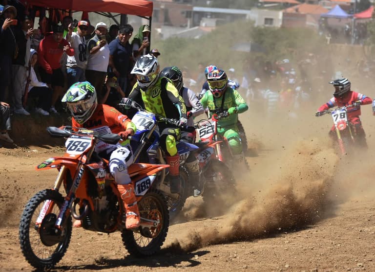 Postergan la tercera fecha nacional de motociclismo