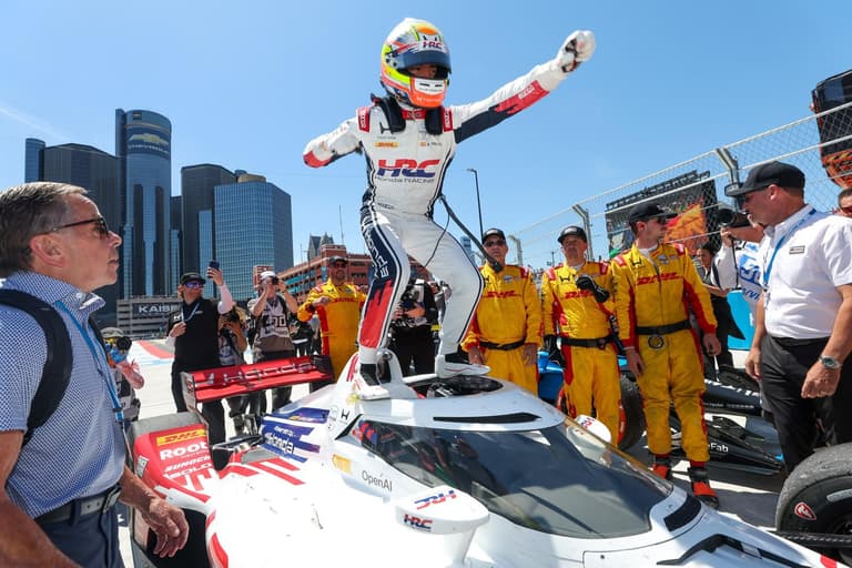 Palou vuelve a ganar y refuerza su liderato en la IndyCar