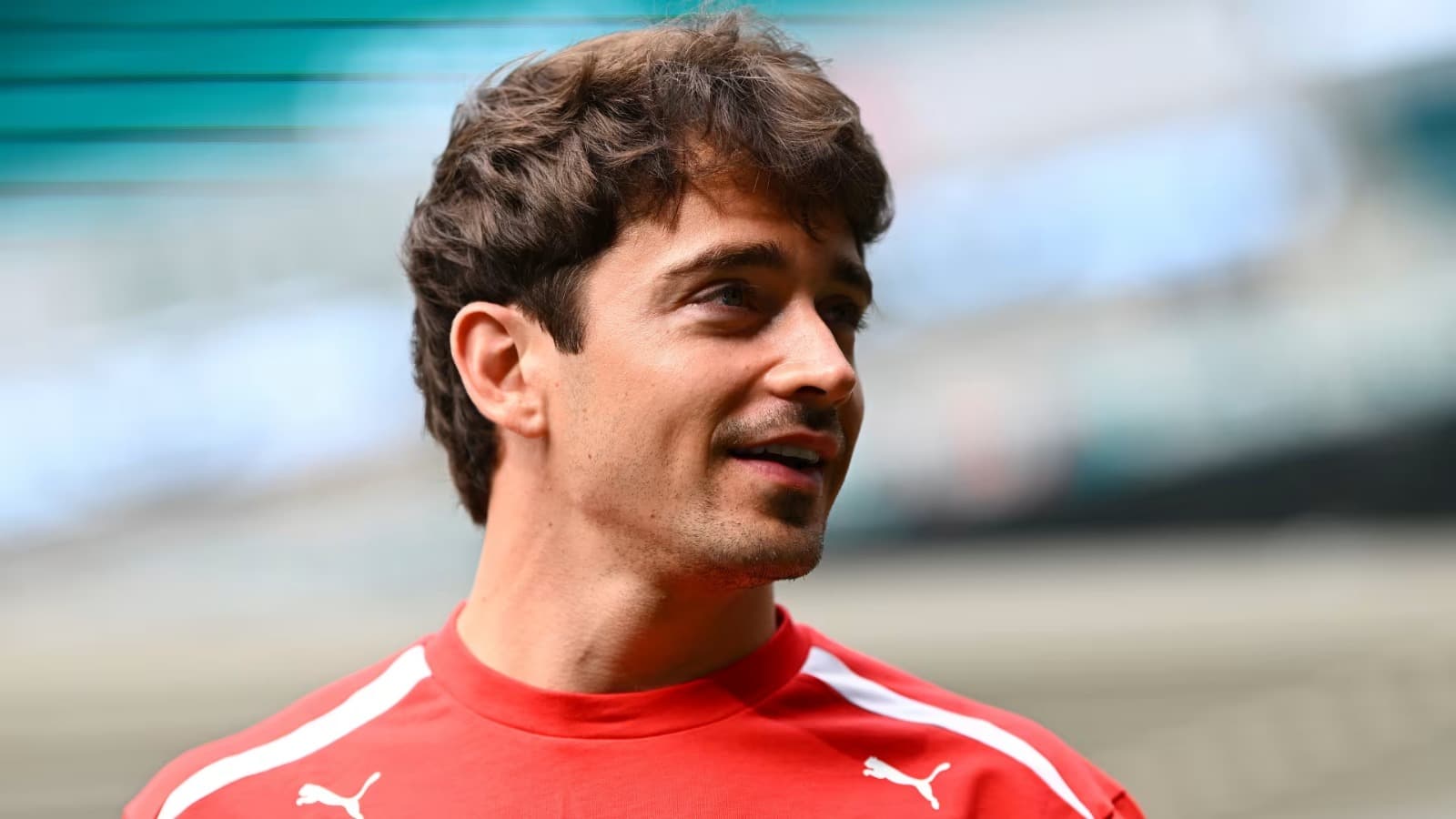 Charles Leclerc renueva con Ferrari