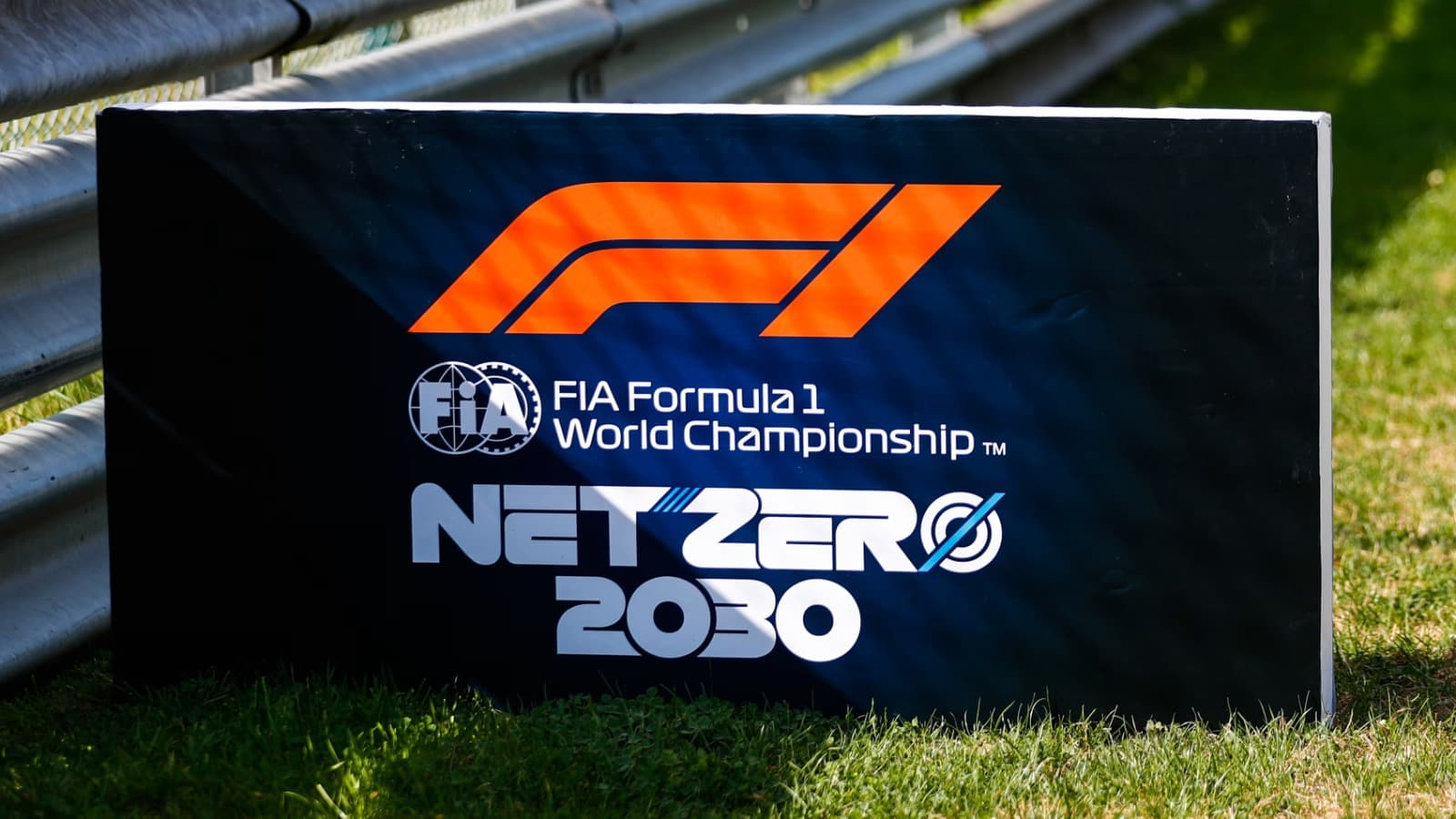 La F1 reduce un 35% su huella de carbono y mantiene el objetivo de emisiones netas cero para 2030