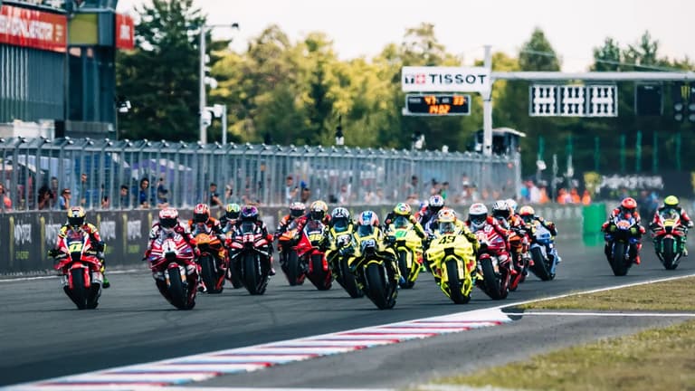 MotoGP elimina los dispositivos de altura y amplía distancias en parrilla en las salidas