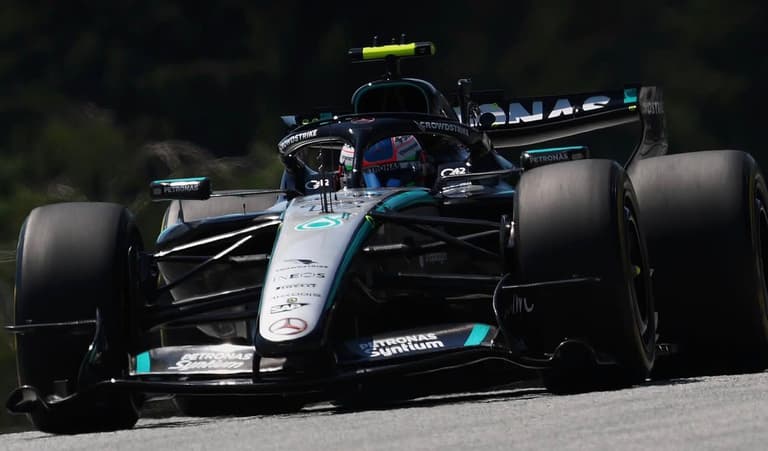 Antonelli cierra el viernes al frente en el GP de Austria