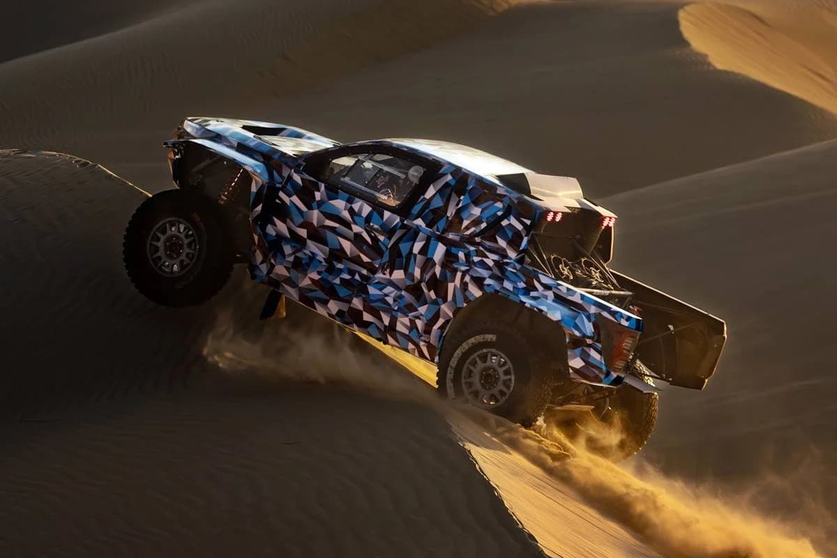 Toyota competirá con una Hilux de hidrógeno en el Dakar 2027