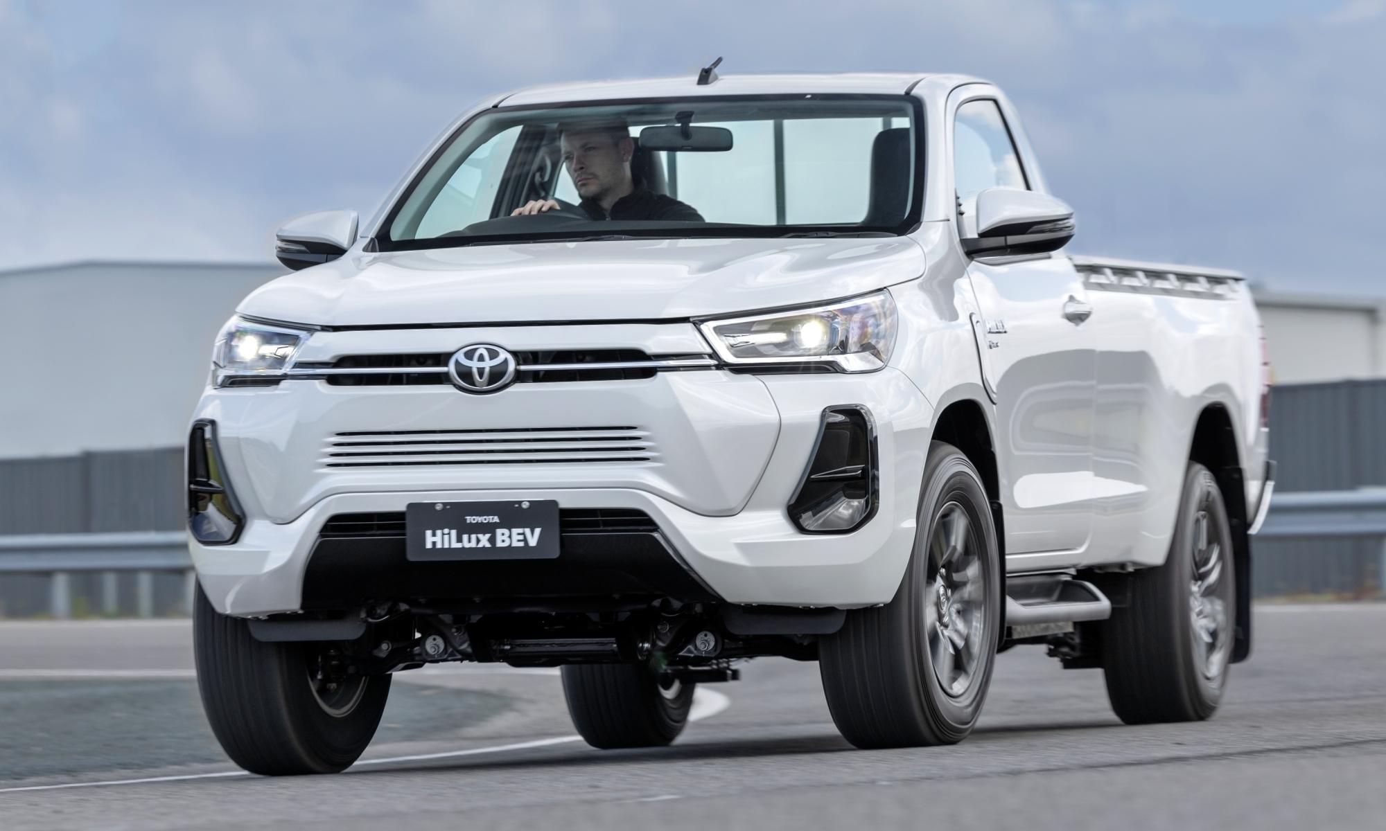 Toyota confirma que lanzará a la venta la Hilux eléctrica en 2025