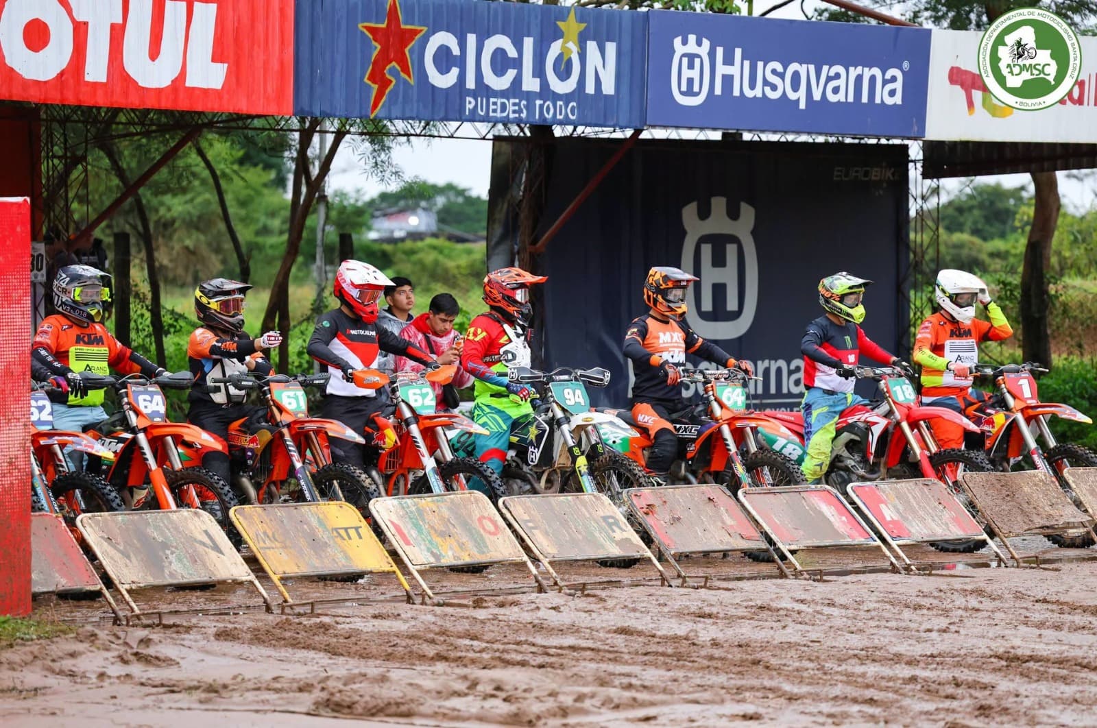 Yapacaní recibe la cuarta fecha departamental de motociclismo