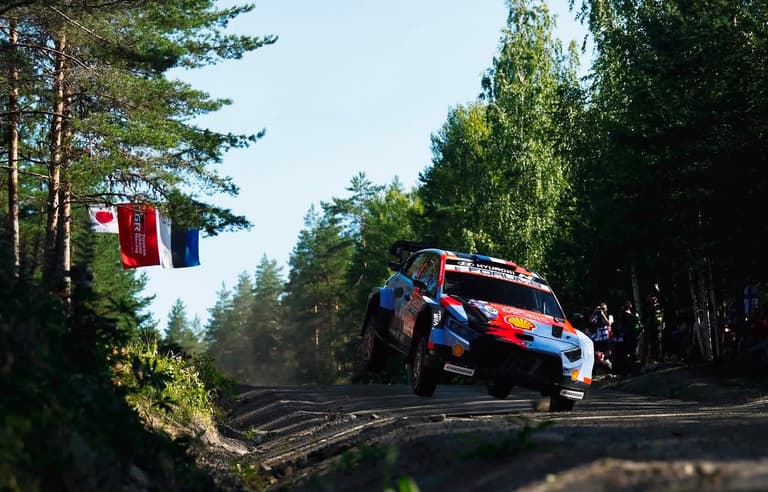Fourmaux toma el mando del Rally de Finlandia