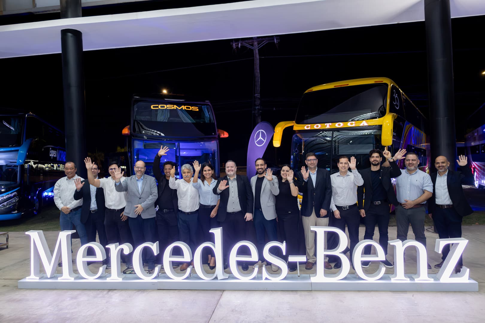 Mercedes-Benz y Astara Bolivia presentan el nuevo O500RSD 2445/30 en un año récord para la marca en venta de buses