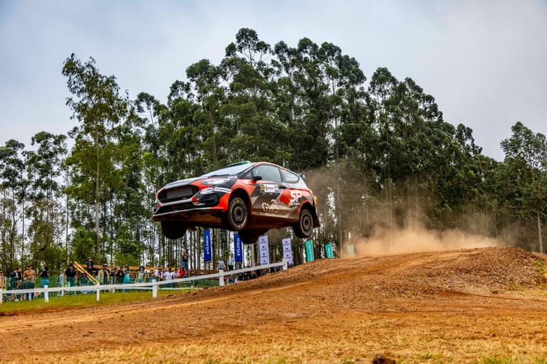 Bruun hace historia y conquista su primera victoria en el WRC3