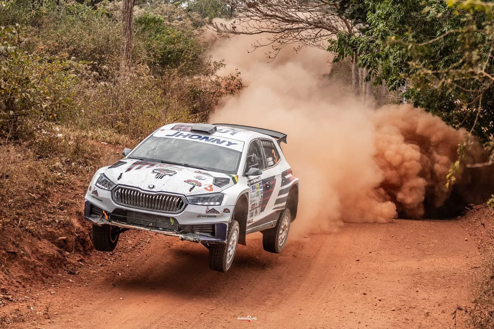 Jhonny Tarqui se impone en el Rally Concepción