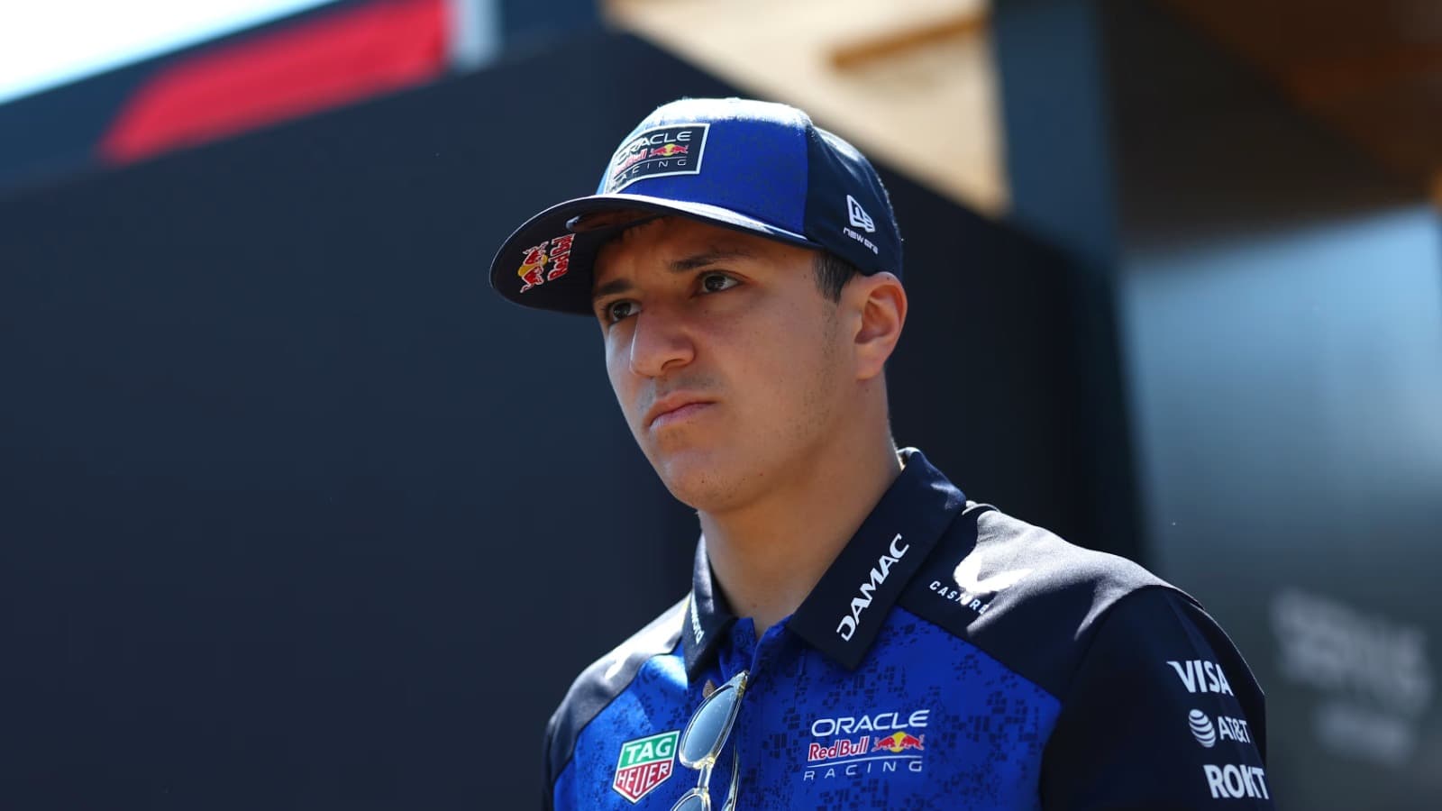 Isack Hadjar vuelve a la F1 tras superar su lesión de muñeca