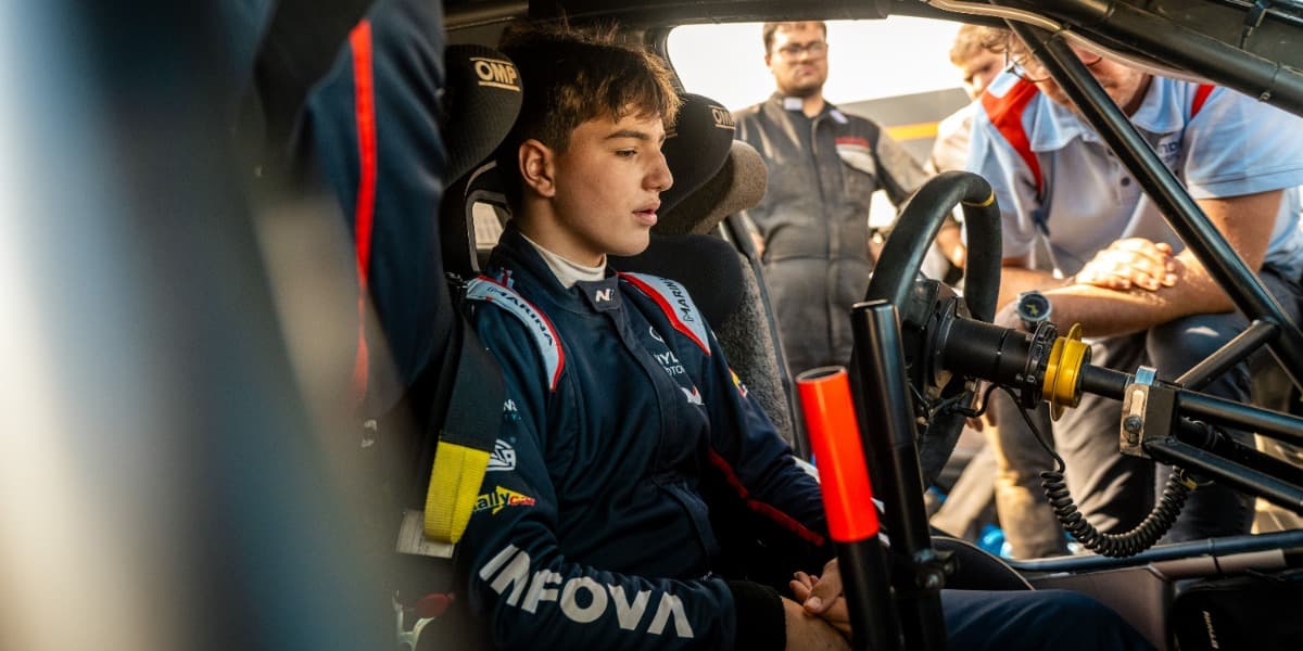 El piloto español que corre en Bolivia será el más joven en competir en un rally de tierra en España