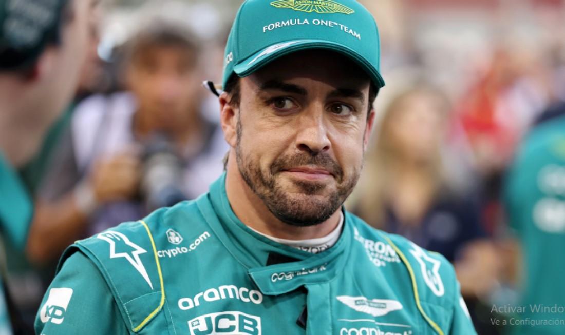 Fernando Alonso renueva con Aston Martin