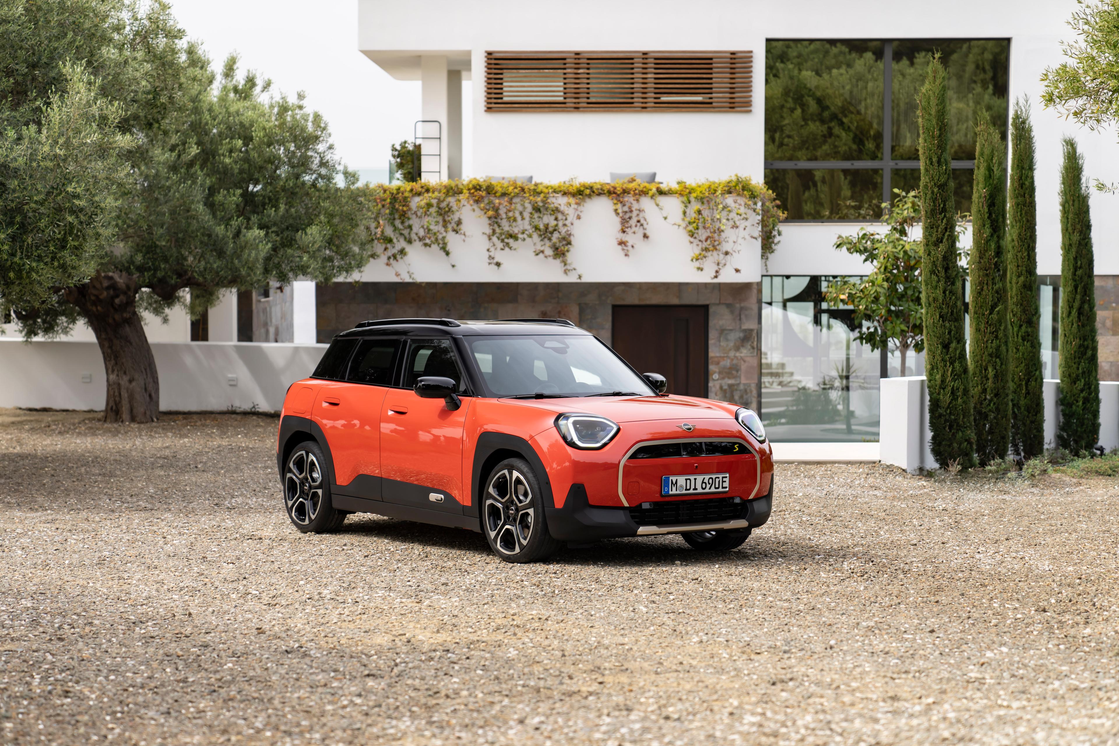 MINI estrena el primer modelo crossover para el segmento de autos pequeños premium