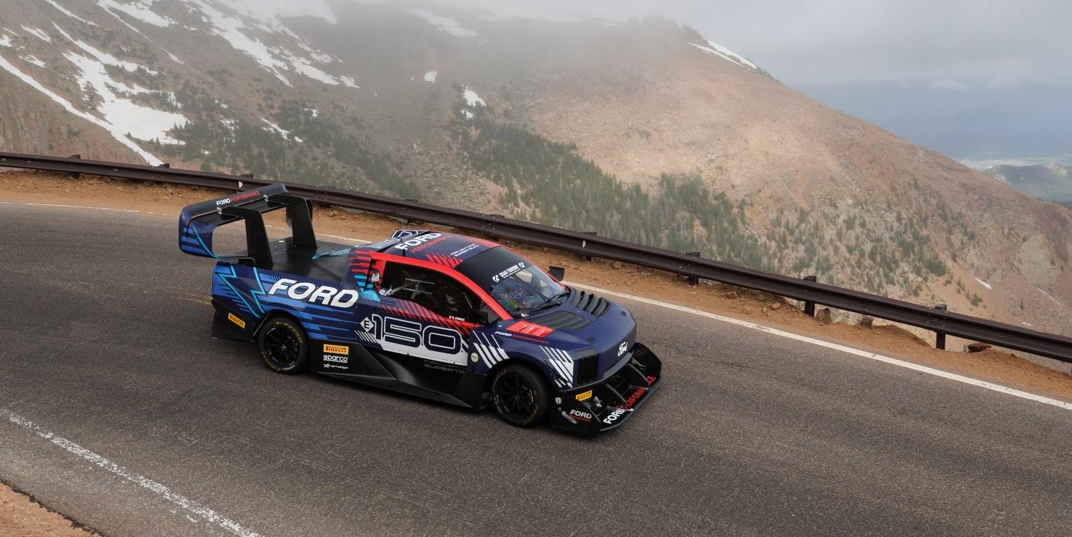 La Ford F-150 Lightning SuperTruck se impuso en la Pikes Peak International Hill Climb