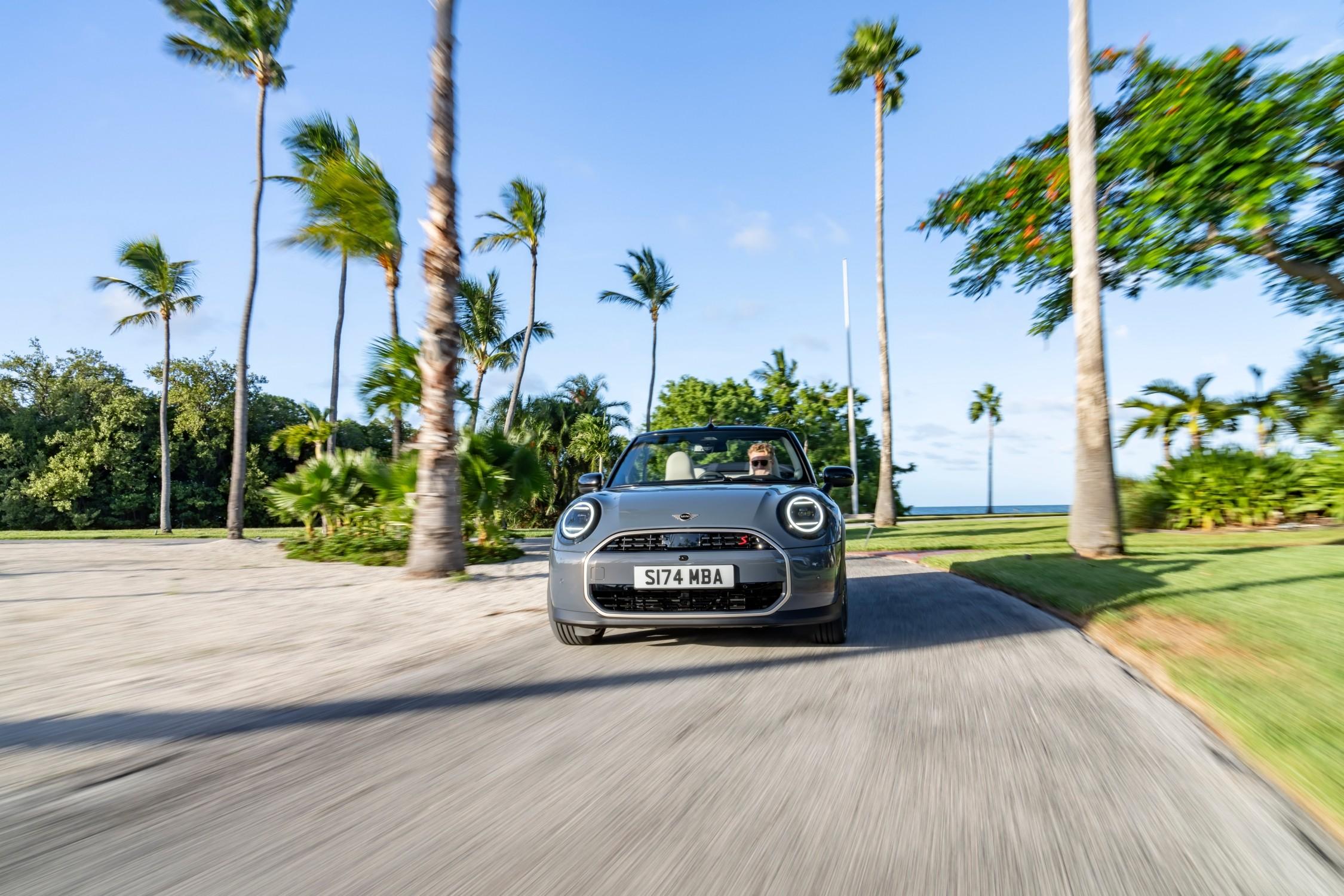 Siempre Abierto: nuevo MINI Cooper Convertible. Manejo divertido inconfundible