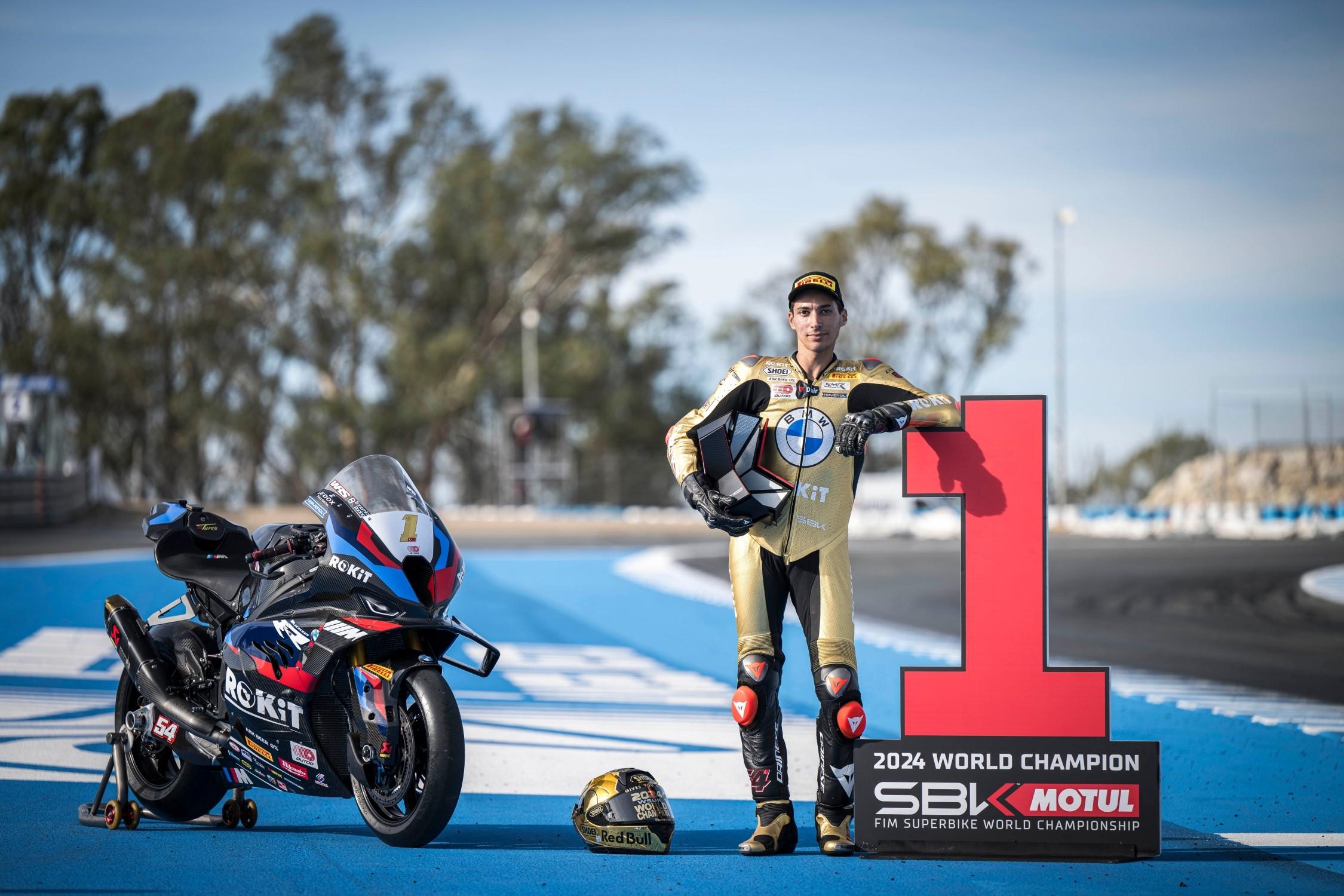 Toprak Razgatlioglu termina la temporada WorldSBK 2024 como campeón del mundo en la BMW M 1000 RR