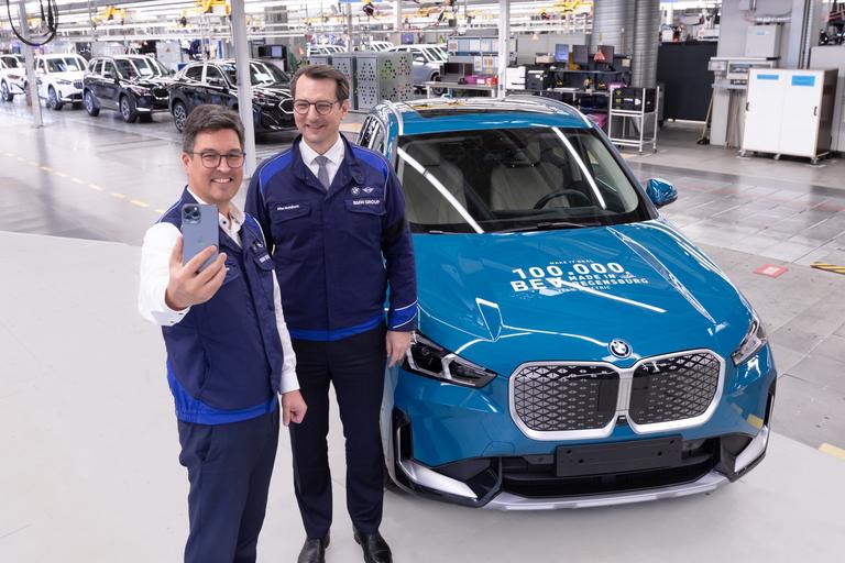 BMW Group Planta Regensburg establece récord, con 100.000 vehículos totalmente eléctricos producidos en 2024