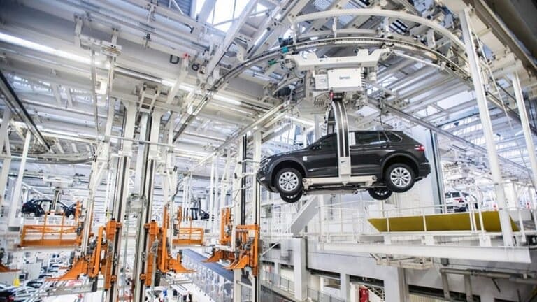 Automotrices chinas podrían tomar control de plantas de Volkswagen en Alemania: el futuro del sector europeo
