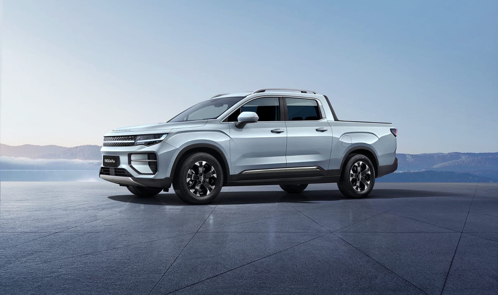 Riddara RD6, la primera línea de camionetas 100% eléctricas e híbridas del país