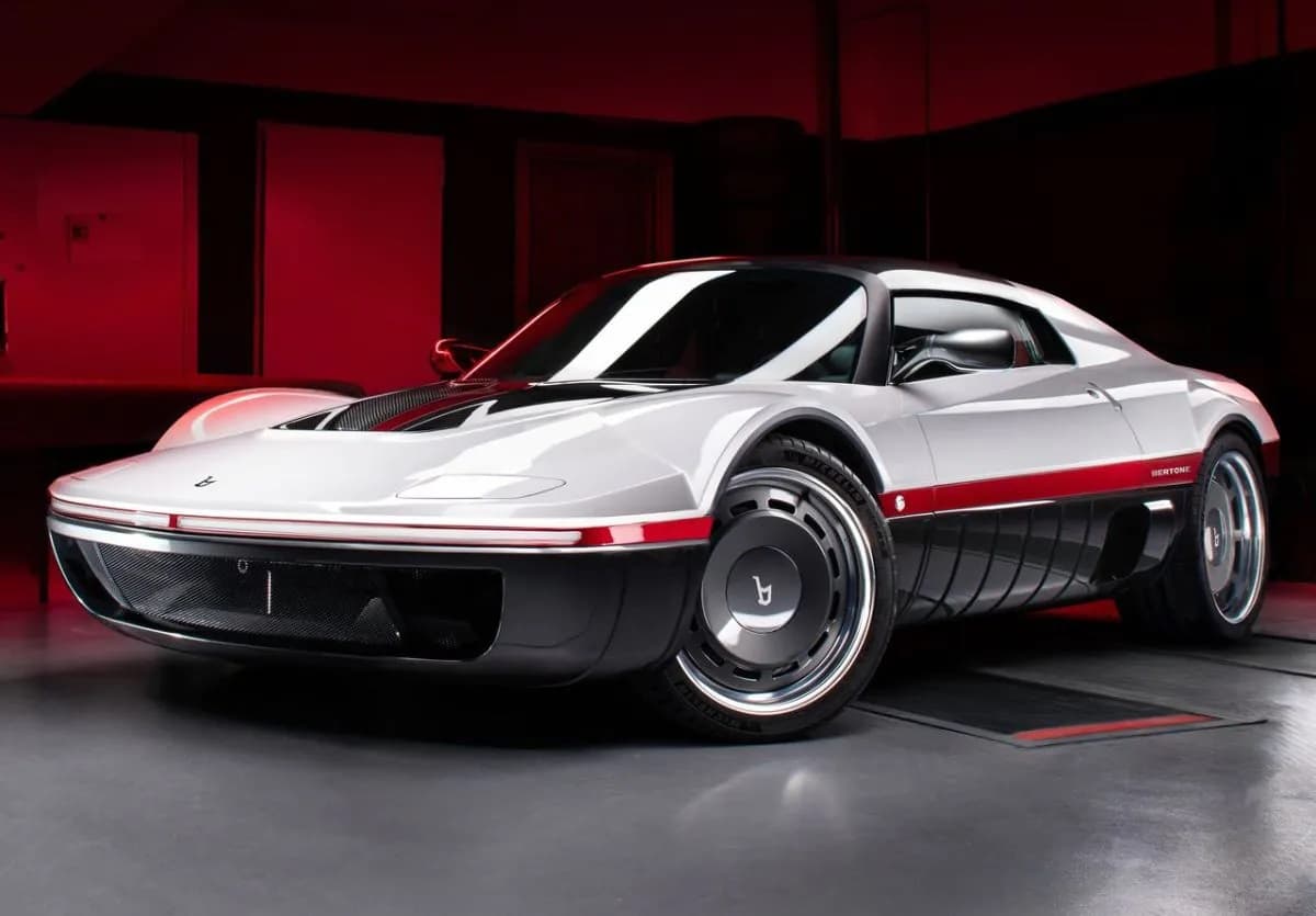 Un diseño legendario revive: Bertone presenta el exclusivo Runabout 2026