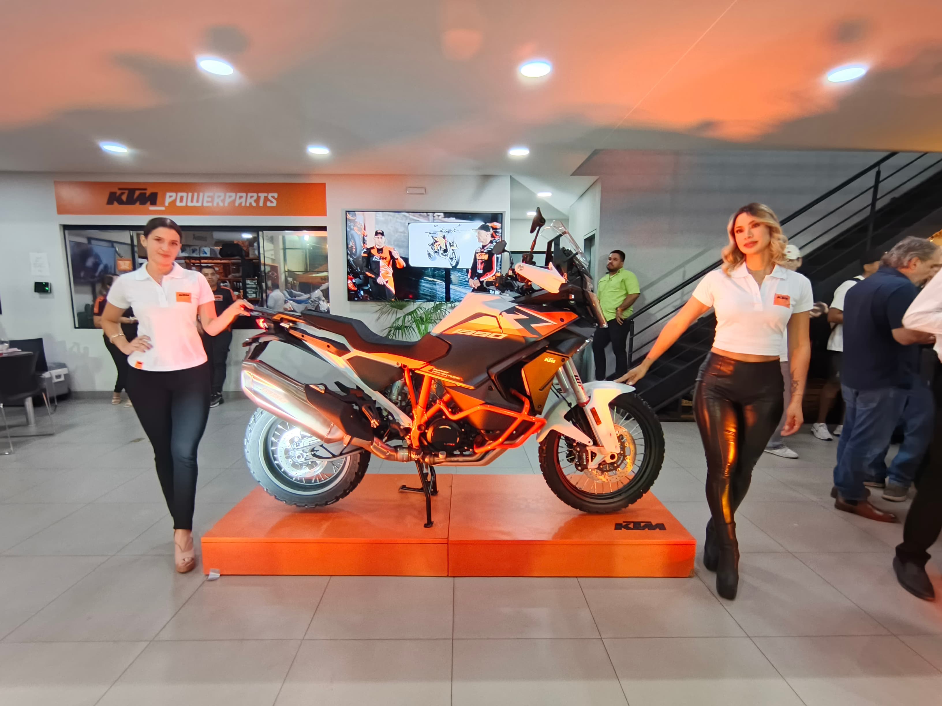La 1390 Super Adventure lidera el lanzamiento 2026 de KTM