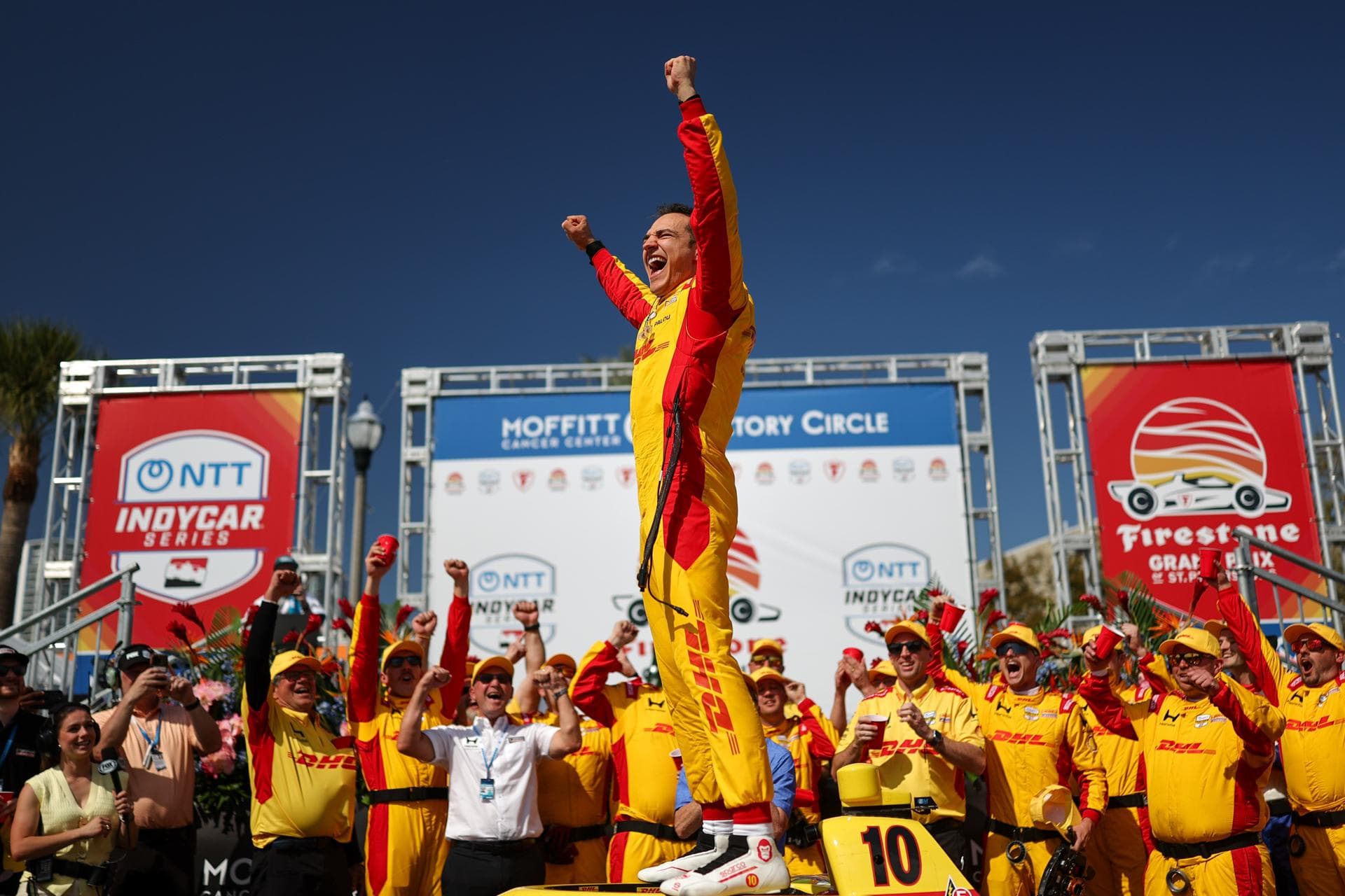 Palou arranca la defensa del título con una victoria en la IndyCar