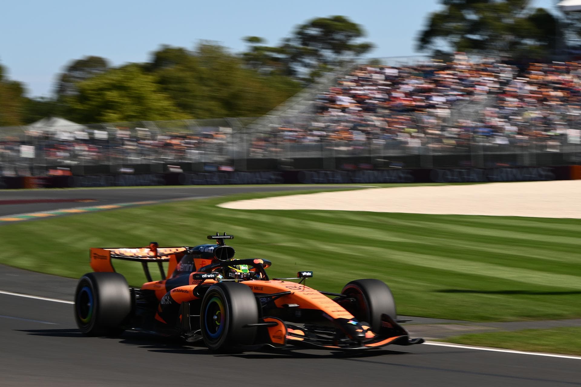Piastri se luce en casa y domina los segundos libres del GP de Australia