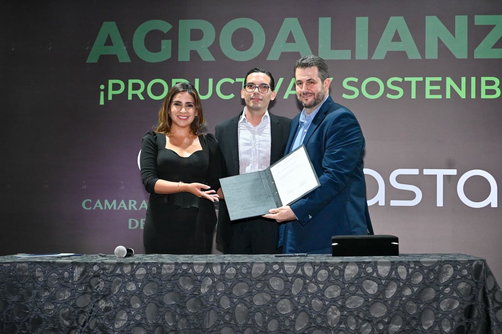 “AGROALIANZA, Productiva y Sostenible”, el acuerdo que ratifica el compromiso de la CAO y Astara con el productor boliviano