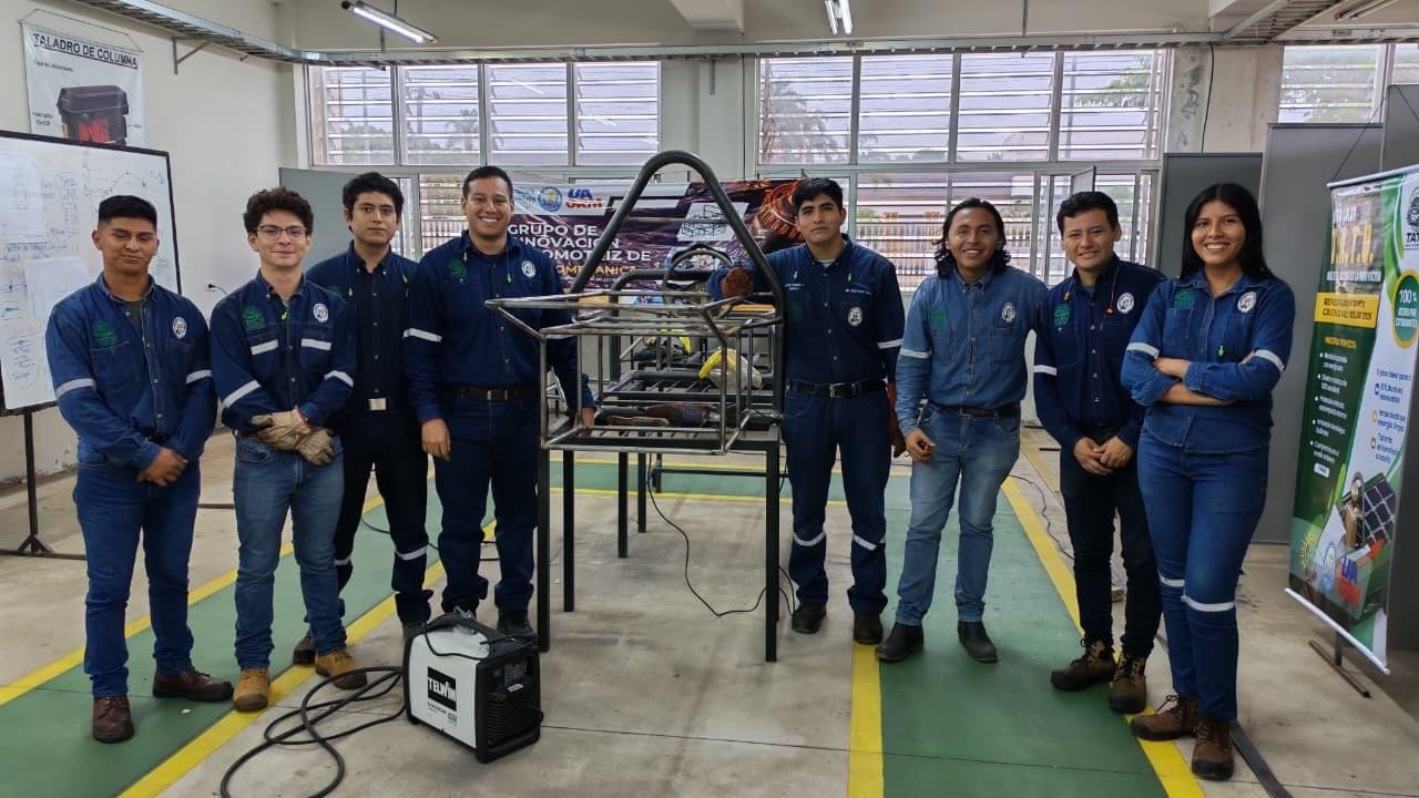 Estudiantes de la UAGRM crean auto solar para competir en el Rally Solar Bolivia 2026