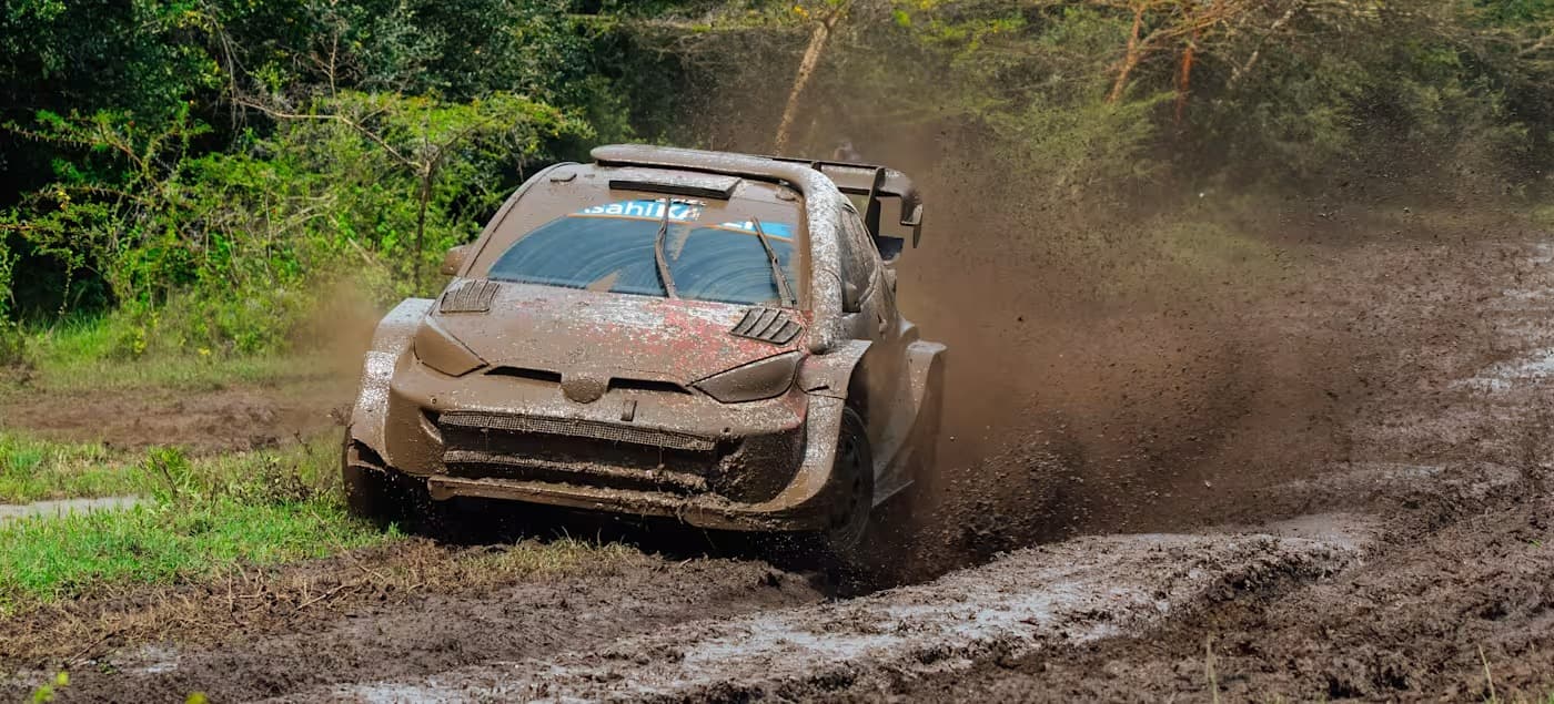 Katsuta aprovecha el caos y toma el liderato en el Rally Safari