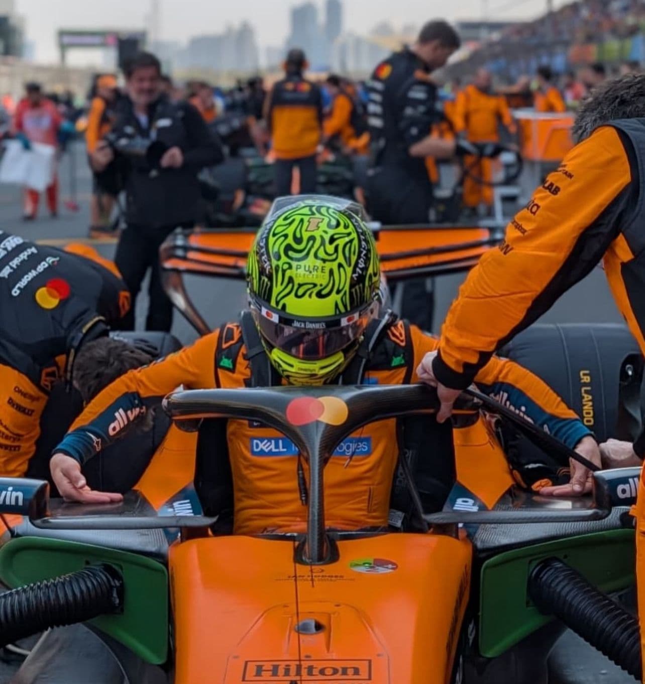 McLaren se queda sin correr en el GP de China por fallas eléctricas