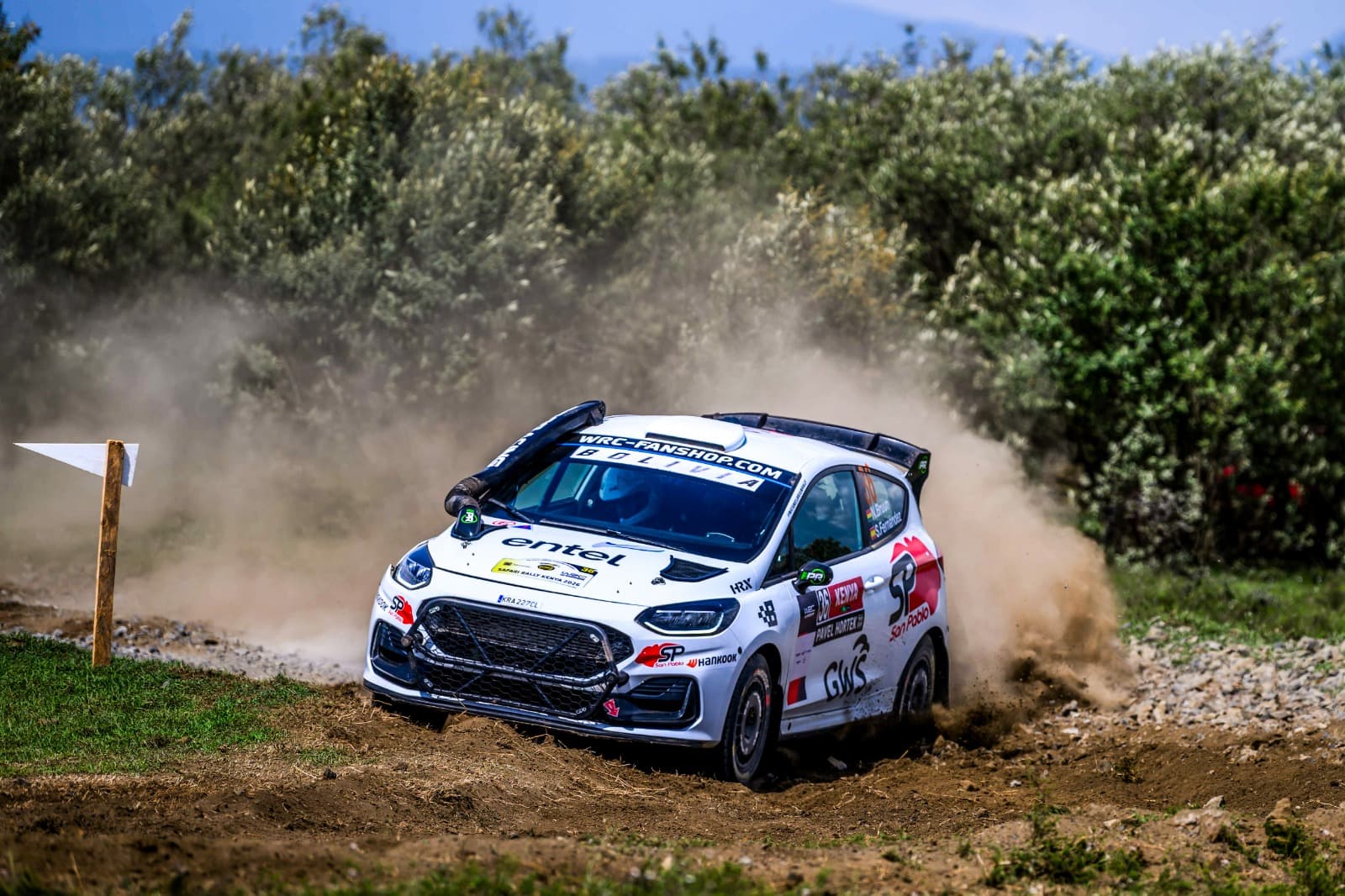 Bruun completa una gran actuación en el Rally Safari pese a los contratiempos
