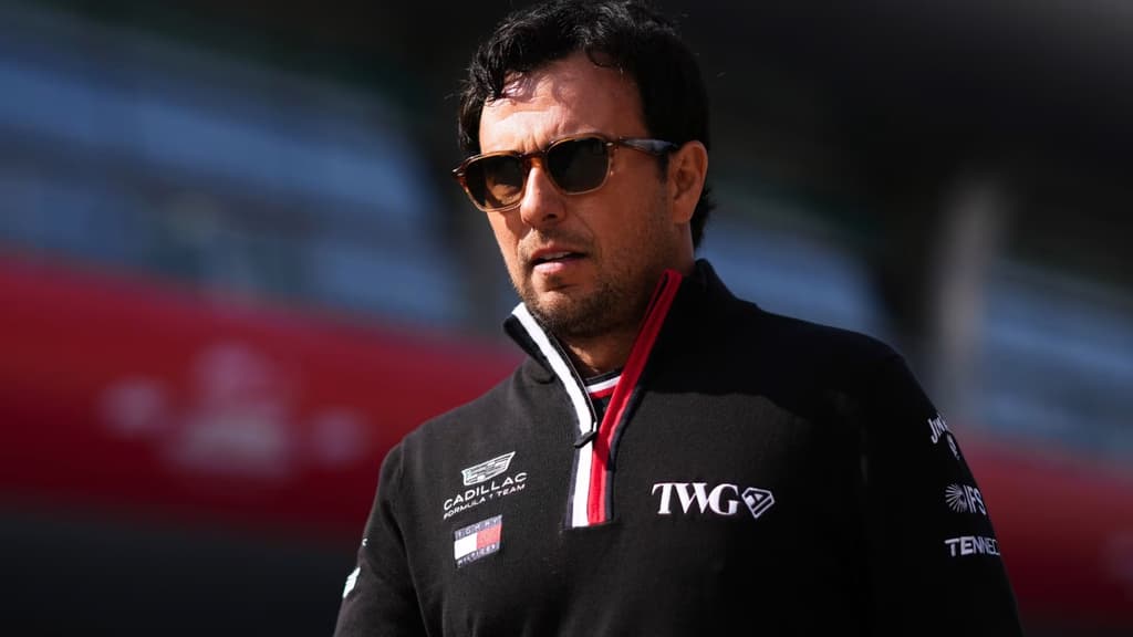 'Checo' Pérez se disculpa tras su incidente con Bottas en China: "Tuve toda la culpa"