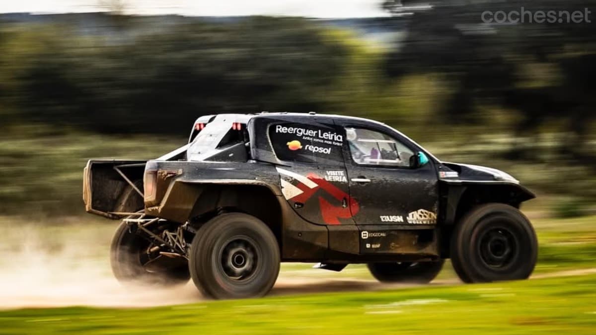 Ferreira gana en casa y Sainz abandona en el arranque del Rally Raid de Portugal