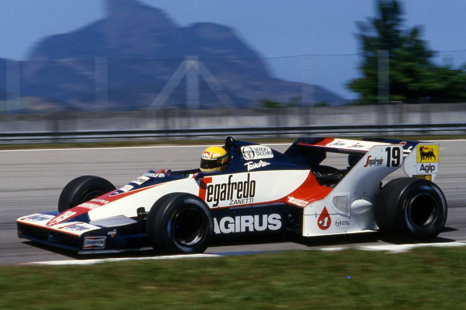 Subastan el auto con el que Ayrton Senna debutó en la Fórmula 1