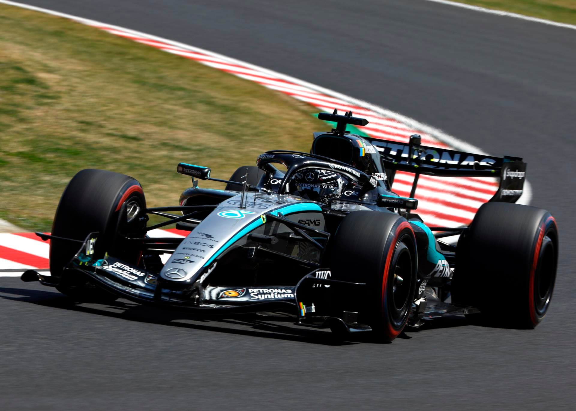 Russell lidera los primeros libres del GP de Japón