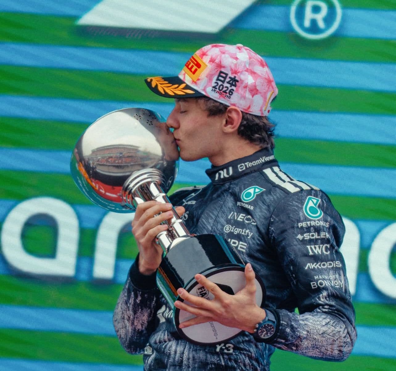 Antonelli domina Suzuka y se vuelve el líder más joven de la F1