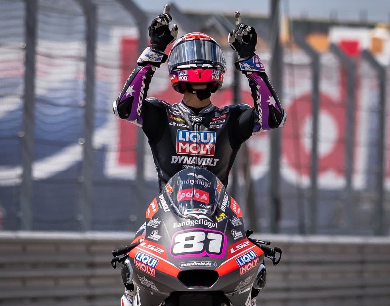 Agius gana en Austin una carrera caótica de Moto2