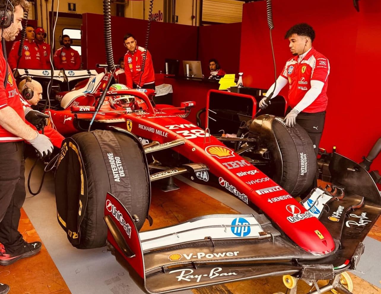 Giovinazzi pone en pista el SF-25 y abre los test de Ferrari en Mugello