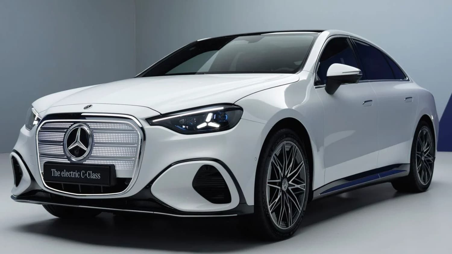 Mercedes-Benz lanza el Clase C Electric, su nuevo sedán 100% eléctrico