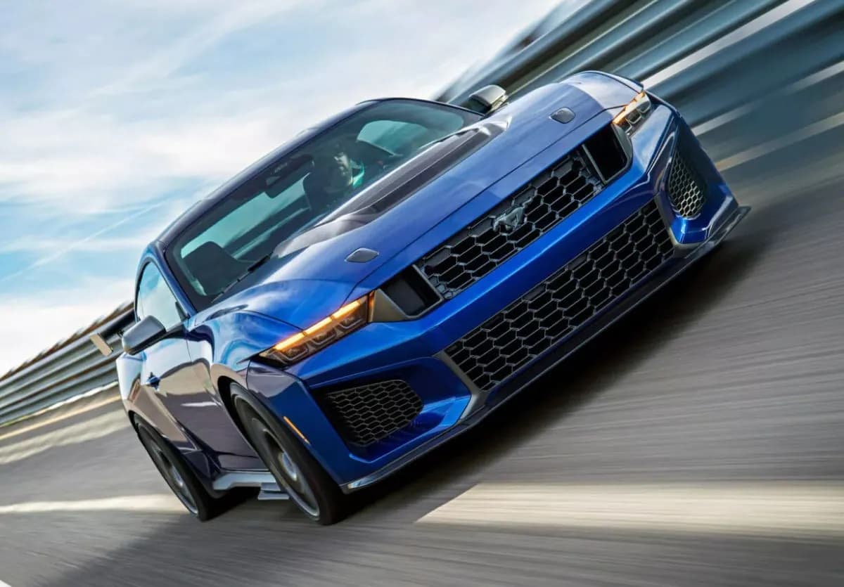 Ford eleva el rendimiento con el nuevo Mustang Dark Horse SC