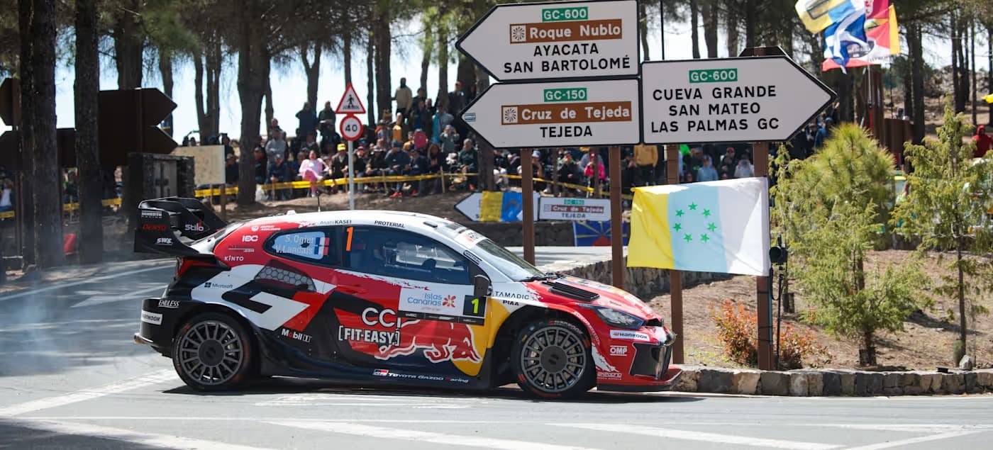 Rally Islas Canarias: Ogier lidera tras una jornada marcada por el dominio de Toyota