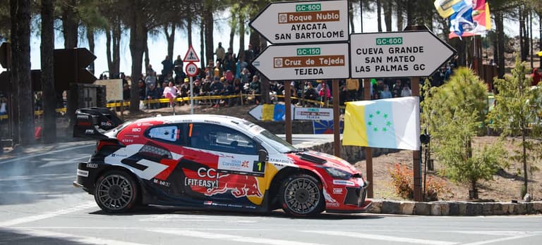 Rally Islas Canarias: Ogier lidera tras una jornada marcada por el dominio de Toyota