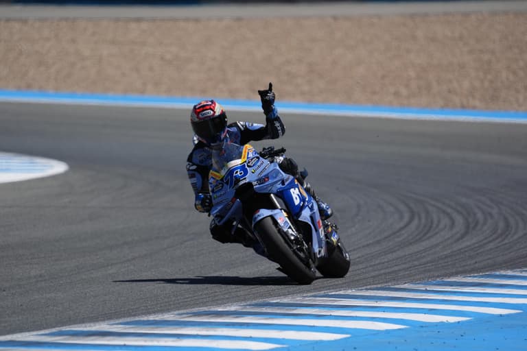 Alex Márquez le da a Ducati su primera victoria de 2026 y corta la racha de Aprilia