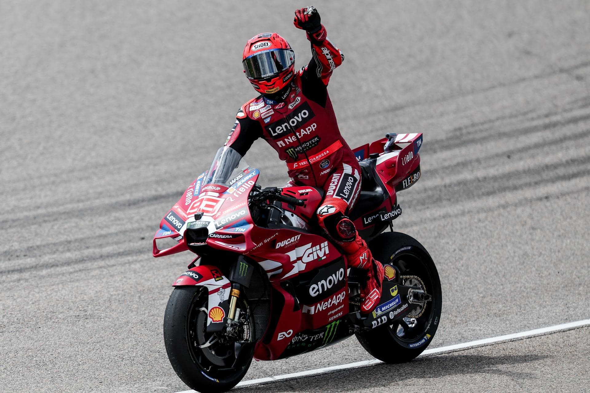 Marc Márquez se va de vacaciones a 18 puntos del liderato de MotoGP
