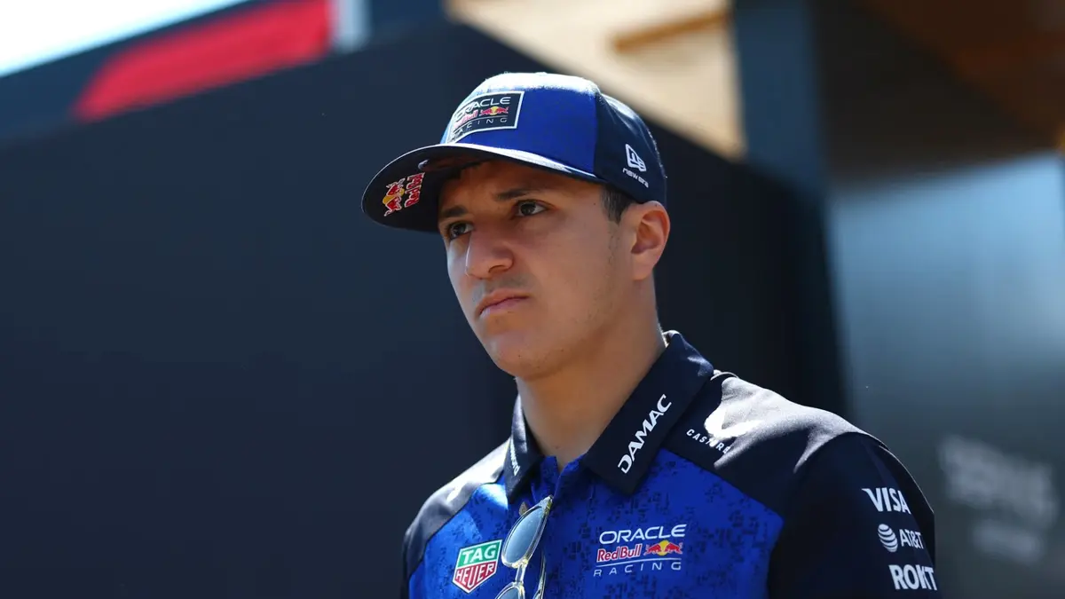 Isack Hadjar vuelve a la F1 tras superar su lesión de muñeca