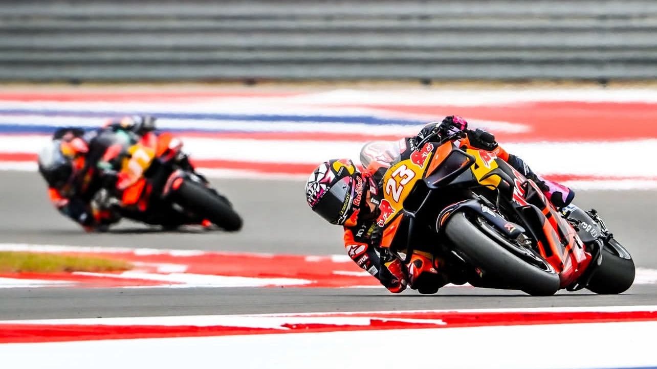 MotoGP analiza implementar pilotos reserva permanentes bajo el modelo de la F1