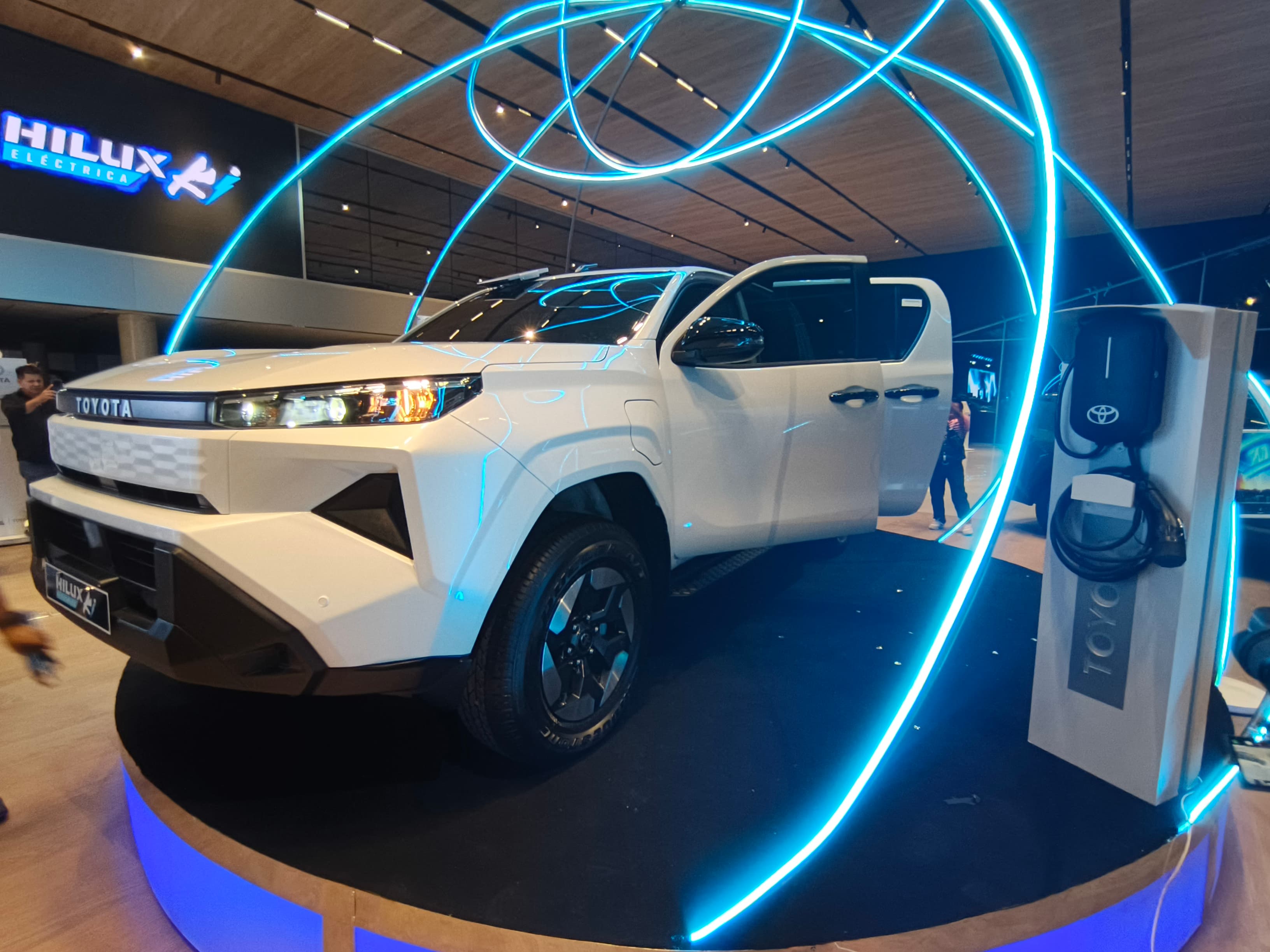 Toyosa presenta la nueva Hilux eléctrica: la inversión segura ahora también es eléctrica